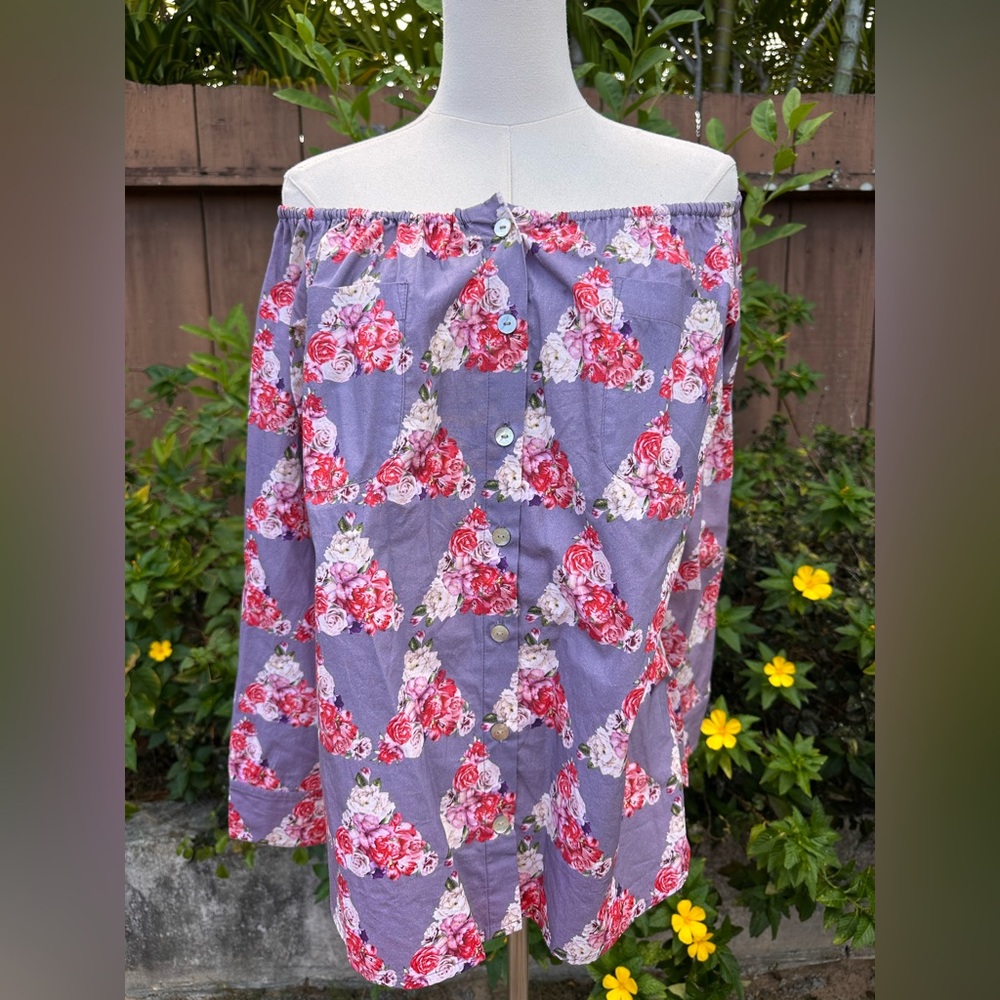 NWT Hula Tease Designed in Hawaii 🌺 Floral Print Cotton Blouse XS